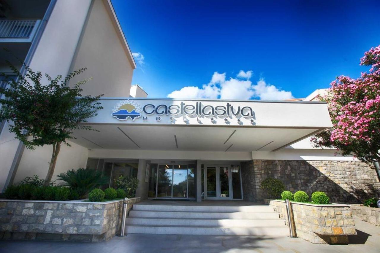 Hotel Castellastva Petrovac Buitenkant foto