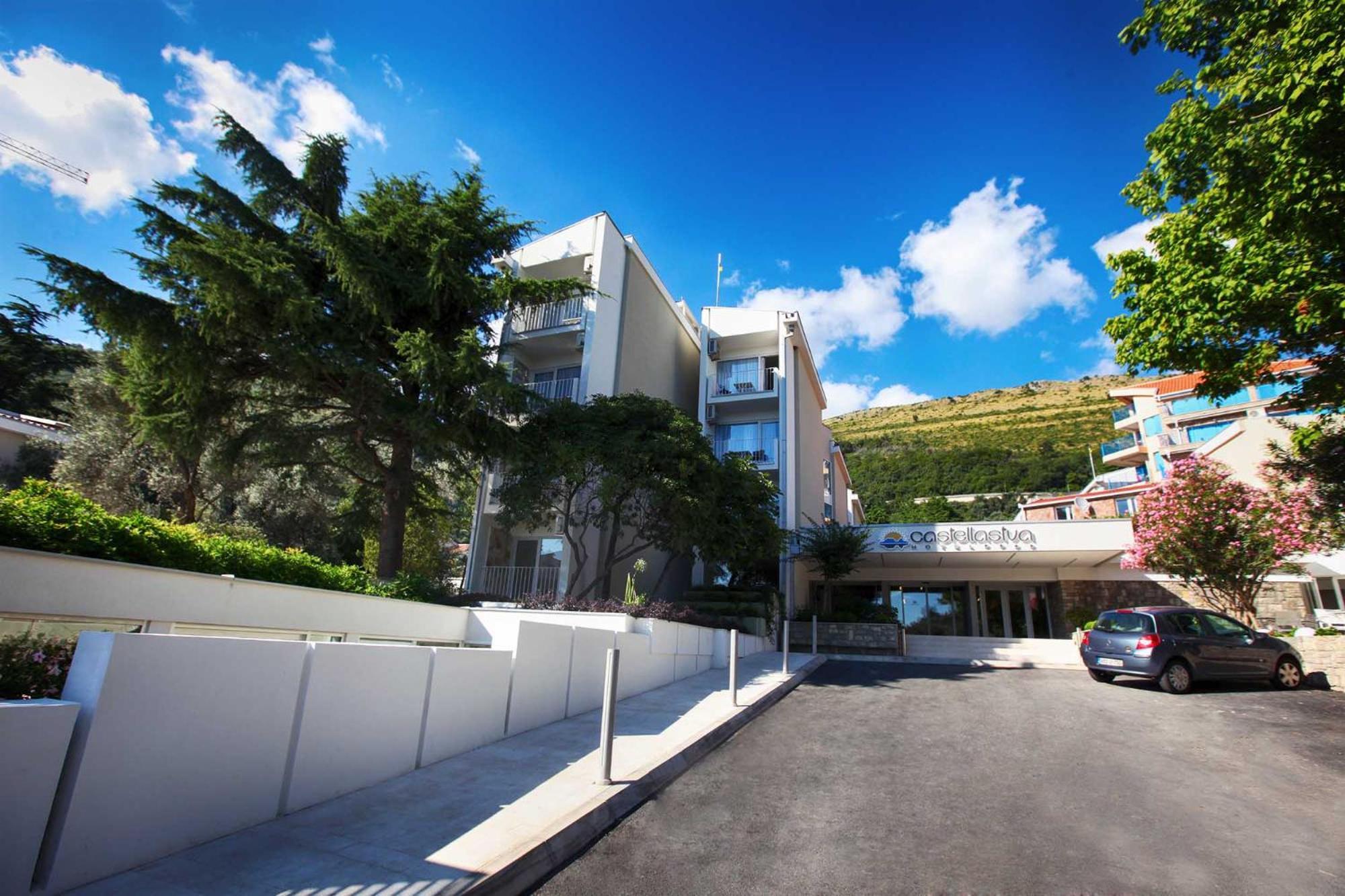 Hotel Castellastva Petrovac Buitenkant foto